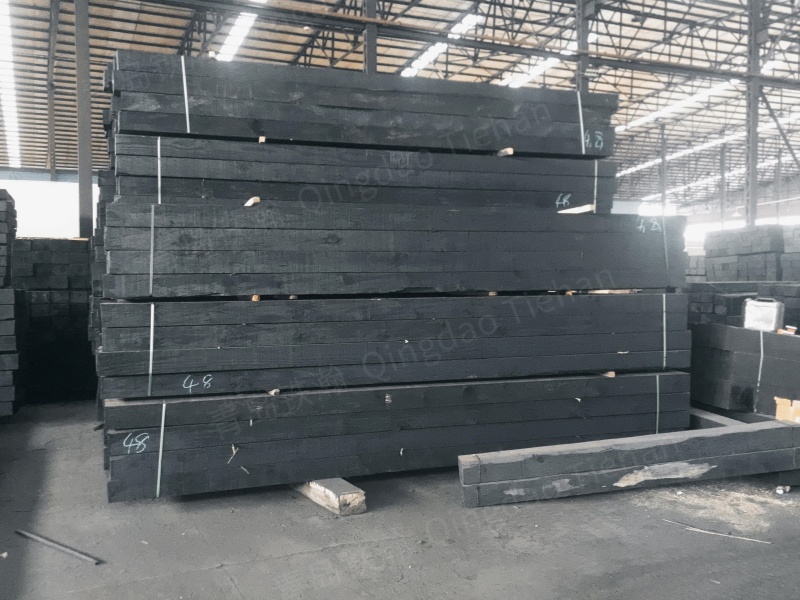 What are the advantages of using pine wood to make railway anti-corrosion sleepers