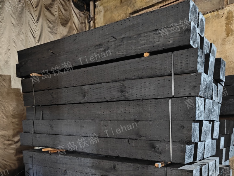 Combining rigidity and flexibility: the way to anti-corrosion sleepers for railway backbone