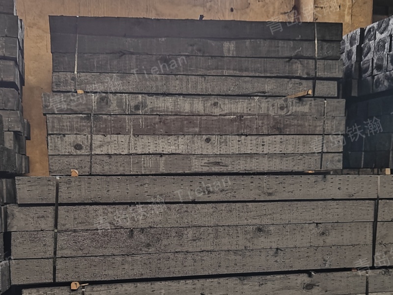 You're so good, Oil! The hardcore responsibility of railways - oil immersed sleepers